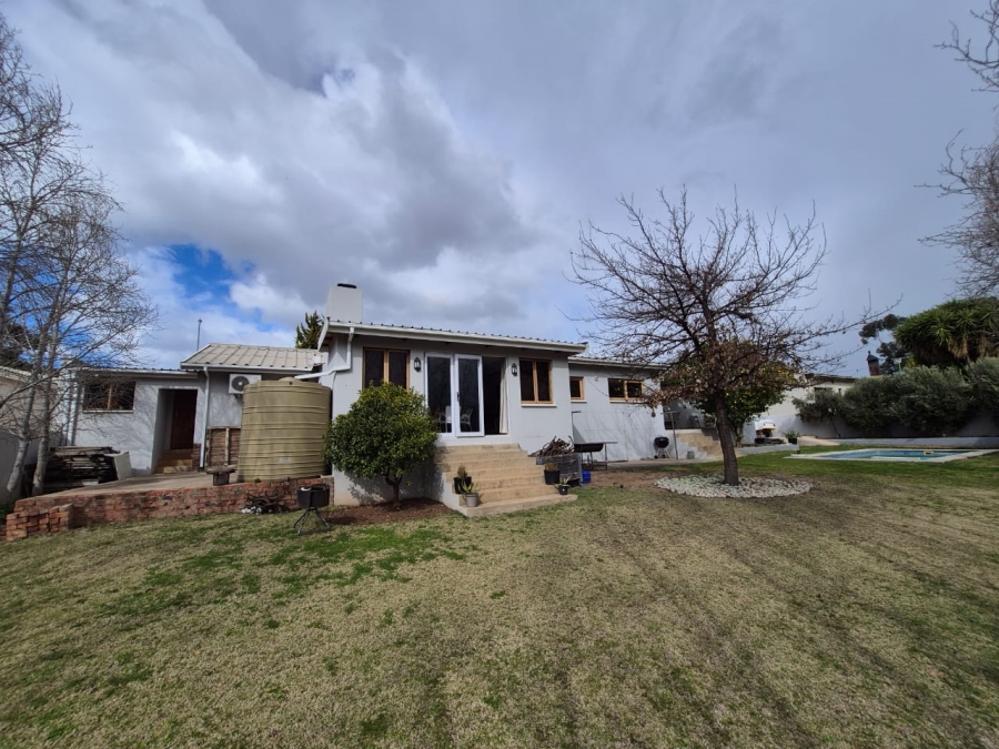 4 Bedroom Property for Sale in Panorama Western Cape